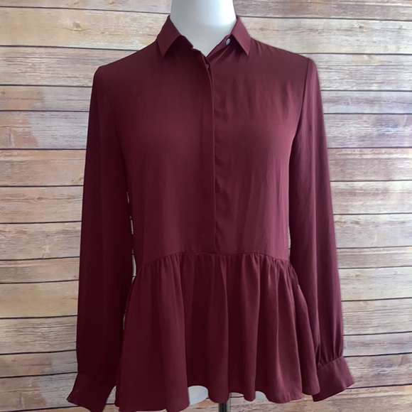 🎈Sale🎈Loft Peplum Top Size XS - Picture 2 of 7